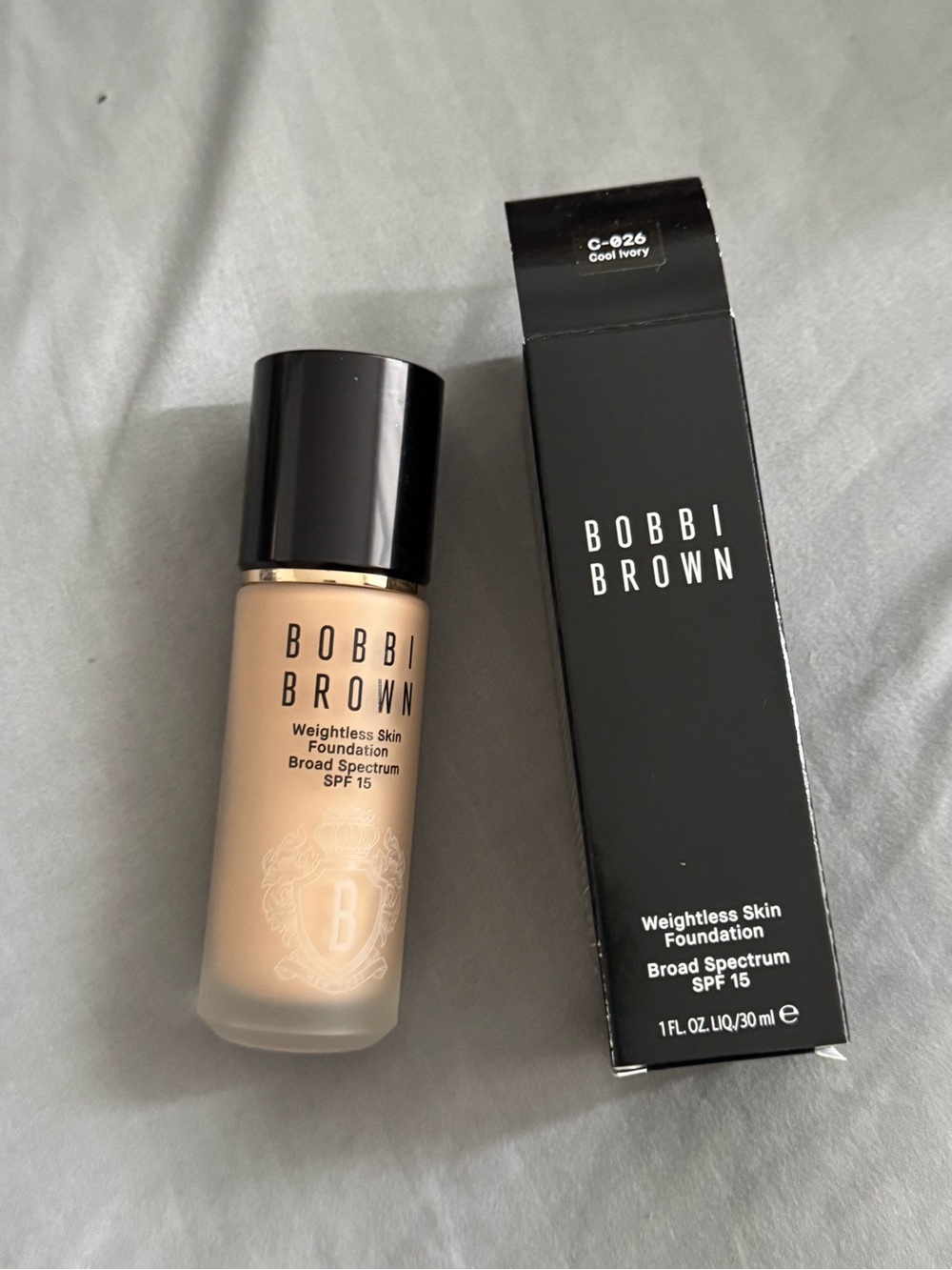 Bobbi Brown Weightless Skin Foundation - Cool Ivory C-026